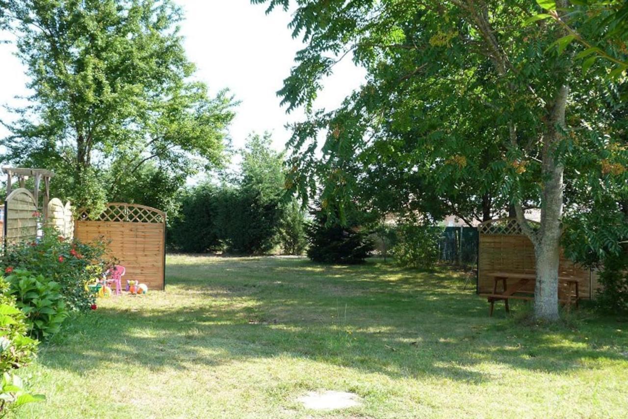 Gite Les Garbails Le Barp Exterior foto